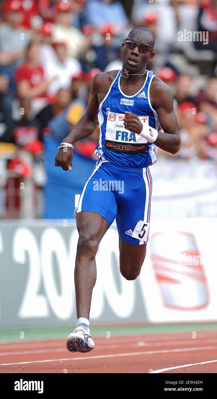 leslie djhone de france est en competition sur le 200m masculin de la decanation au stade charlety a paris en france le 26 aout photo de christophe guibbbaud cameleon abacapress com 2e9h2eh